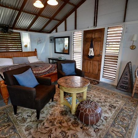 Katamah Beachfront Guesthouse Treasure Beach Kültér fotó