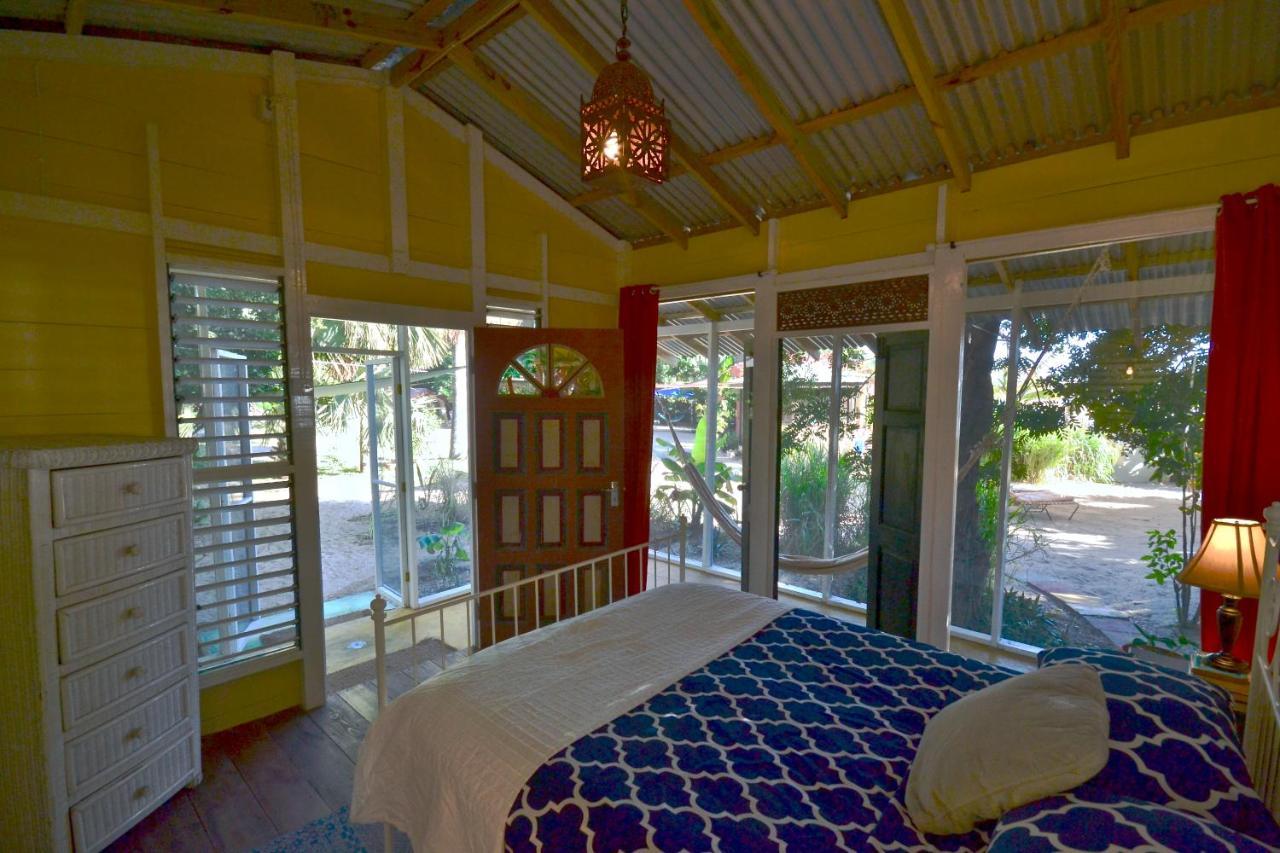 Katamah Beachfront Guesthouse Treasure Beach Kültér fotó